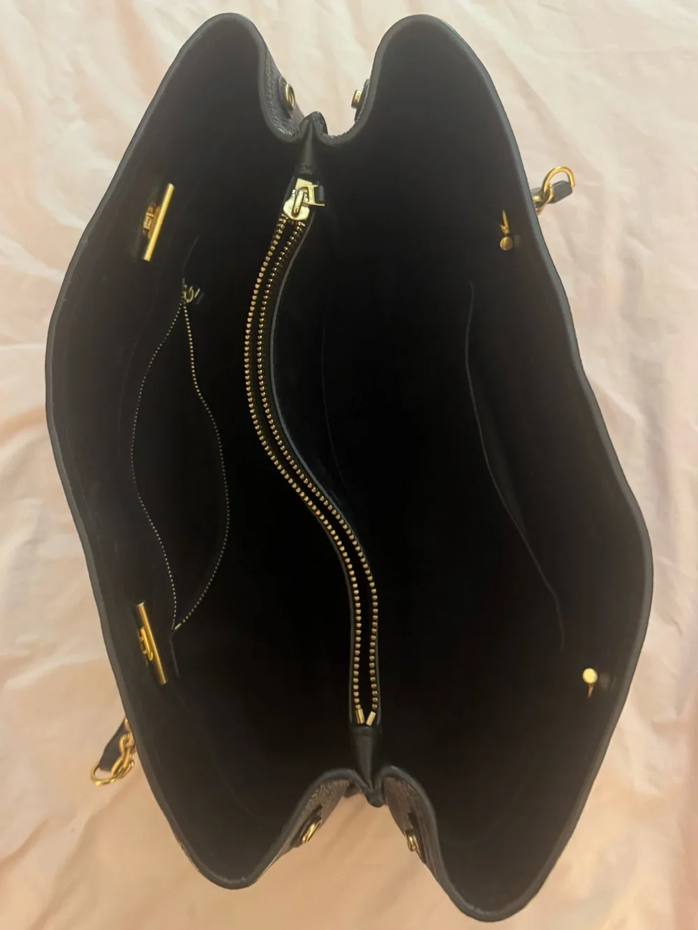 Tory Burch Carson Leather Tote Black Gold Chain